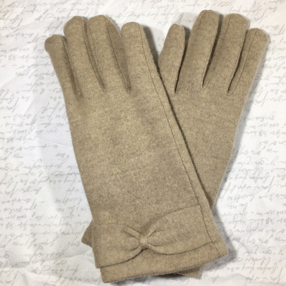 Tan Brown Gloves with Finger Touch